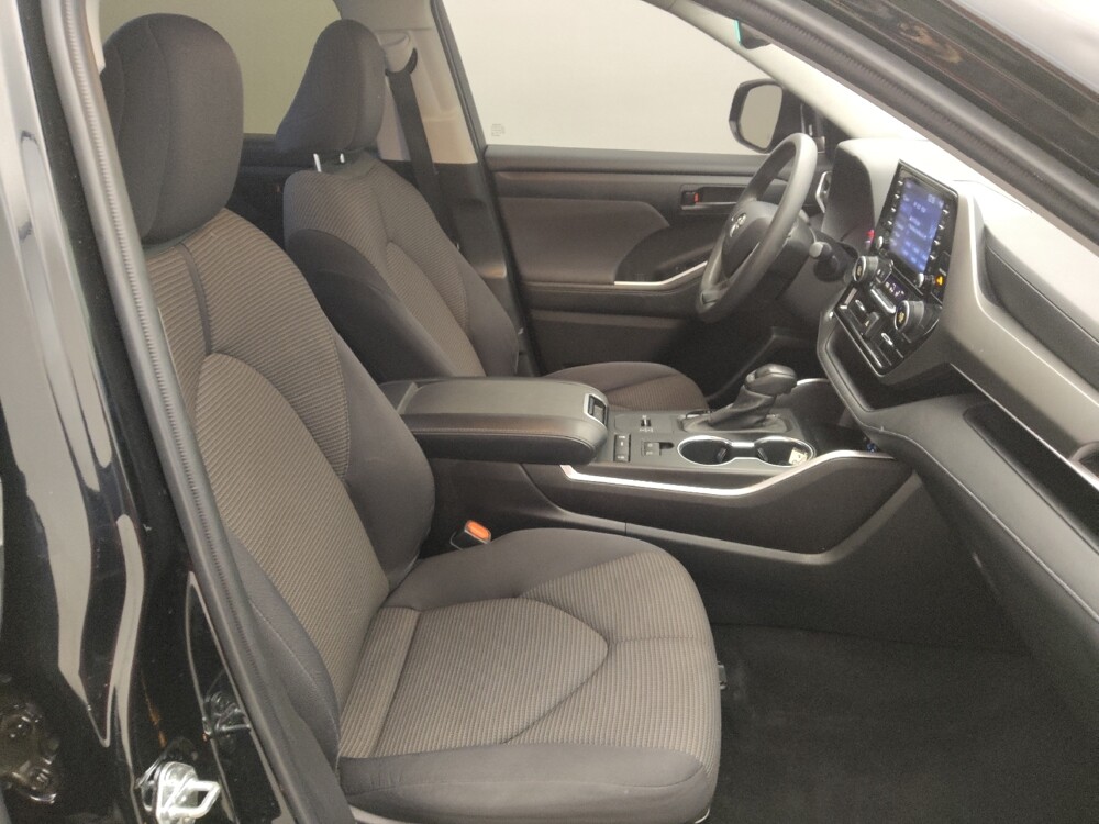 2022 Toyota Highlander in Houston, TX 77060 - 18086676 21