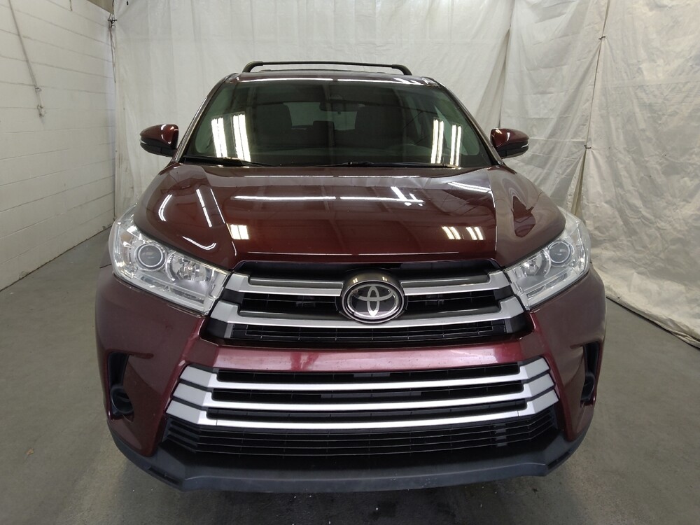 2017 Toyota Highlander in Fairfield, OH 45014 - 18086679 14