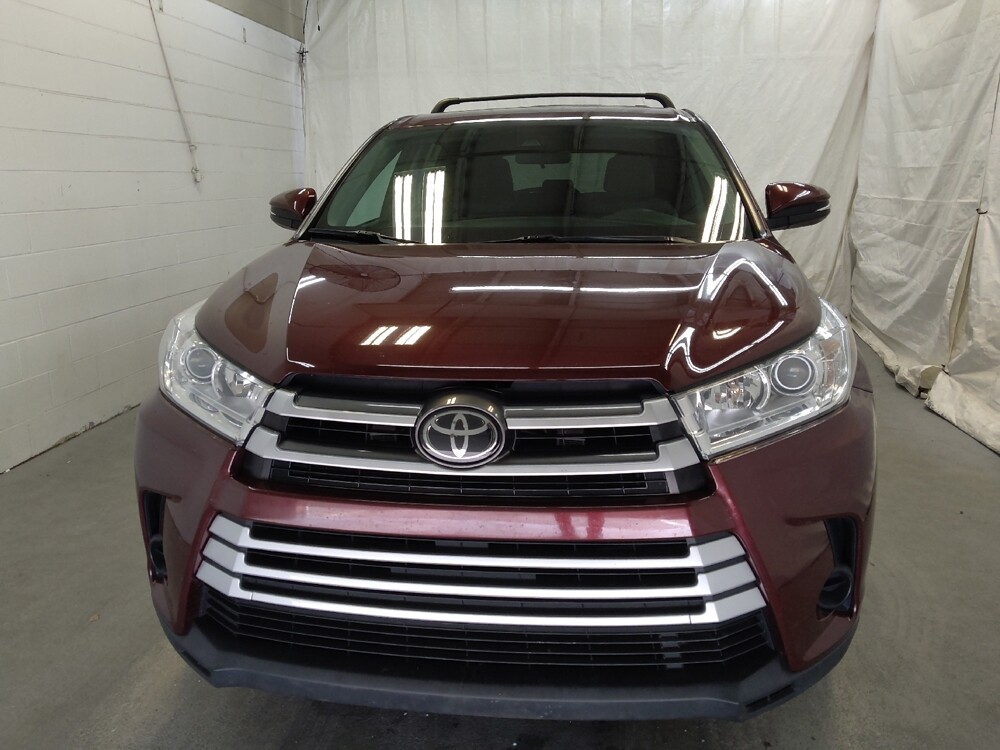 2017 Toyota Highlander in Fairfield, OH 45014 - 18086679 15