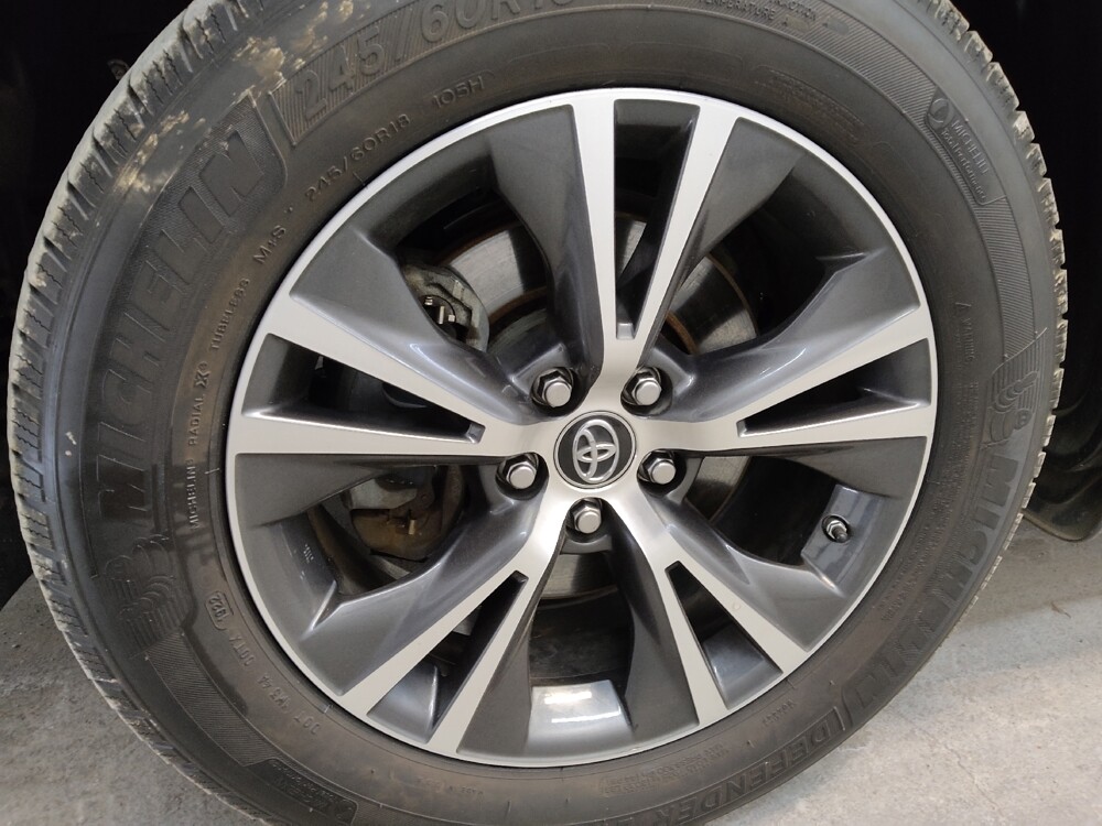 2017 Toyota Highlander in Fairfield, OH 45014 - 18086679 31