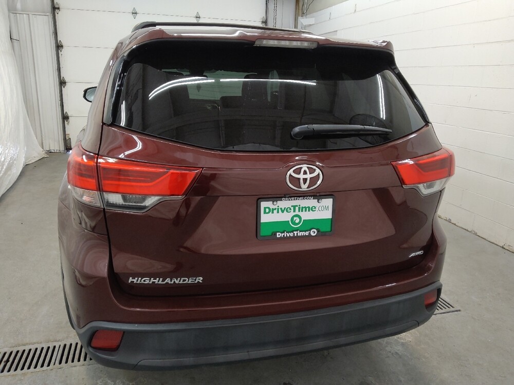 2017 Toyota Highlander in Fairfield, OH 45014 - 18086679 6