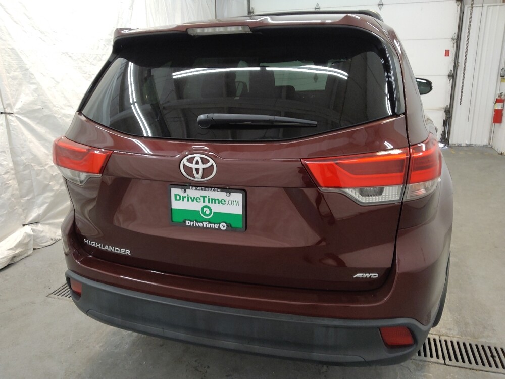 2017 Toyota Highlander in Fairfield, OH 45014 - 18086679 7