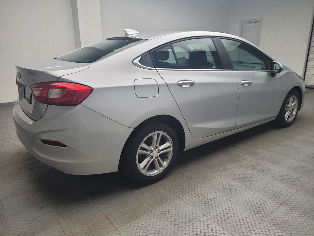 2017 Chevrolet Cruze in Indianapolis, IN 46222 - 18086691 10