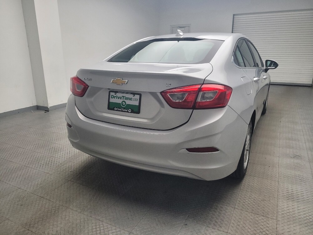 2017 Chevrolet Cruze in Indianapolis, IN 46222 - 18086691 7