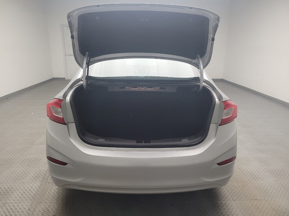 2017 Chevrolet Cruze in Indianapolis, IN 46222 - 18086691 29