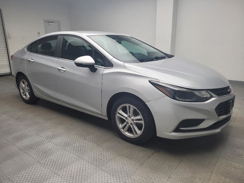 2017 Chevrolet Cruze in Indianapolis, IN 46222 - 18086691 11