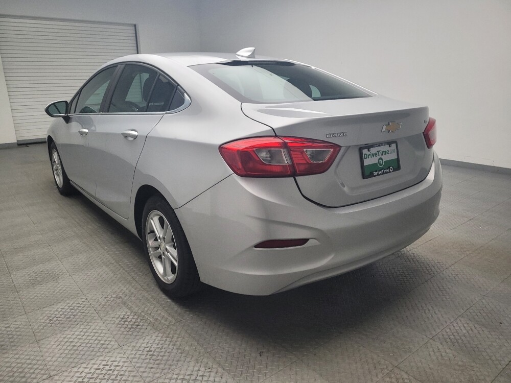 2017 Chevrolet Cruze in Indianapolis, IN 46222 - 18086691 5