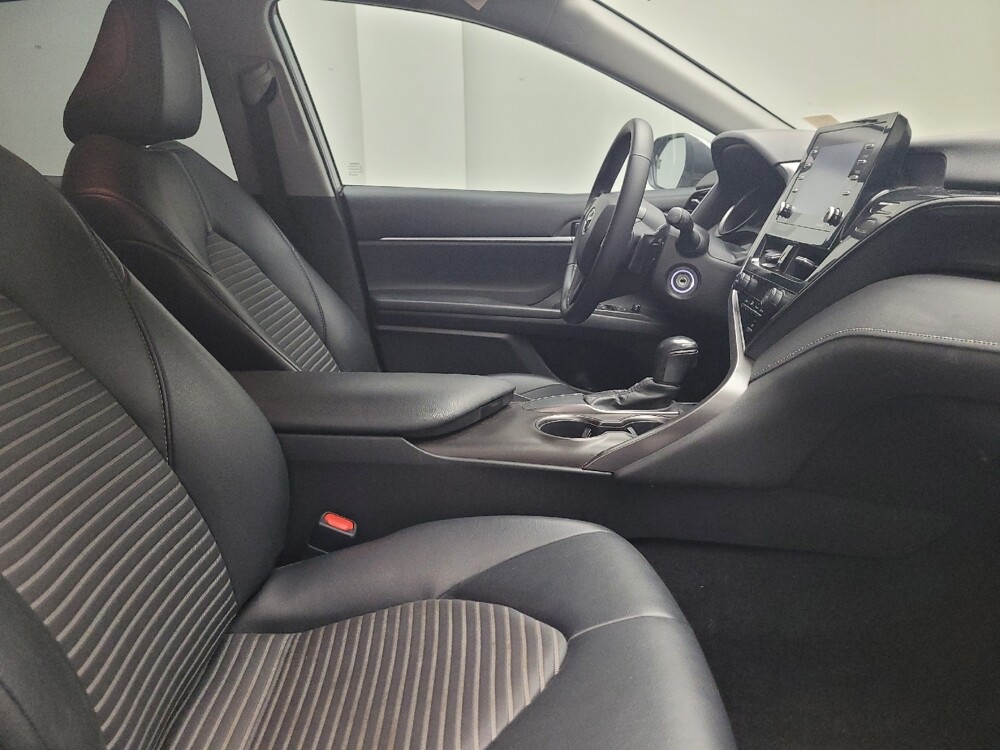2021 Toyota Camry in Indianapolis, IN 46222 - 18086692 21