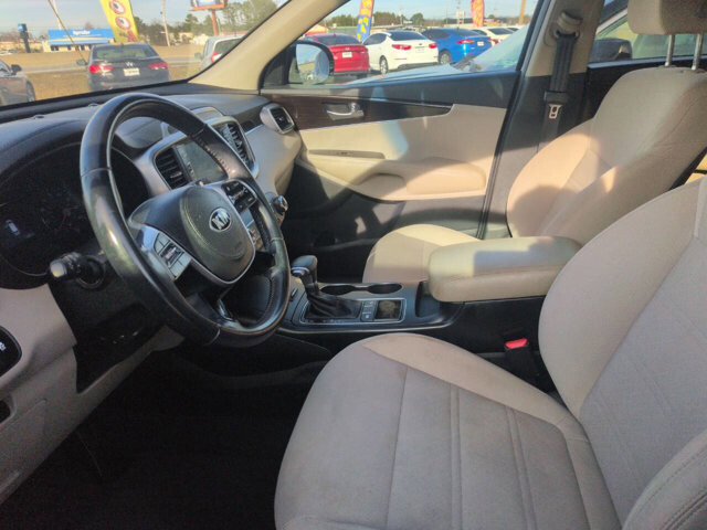 2020 Kia Sorento in North Little Rock, AR 72117-1620 - 18086695 6