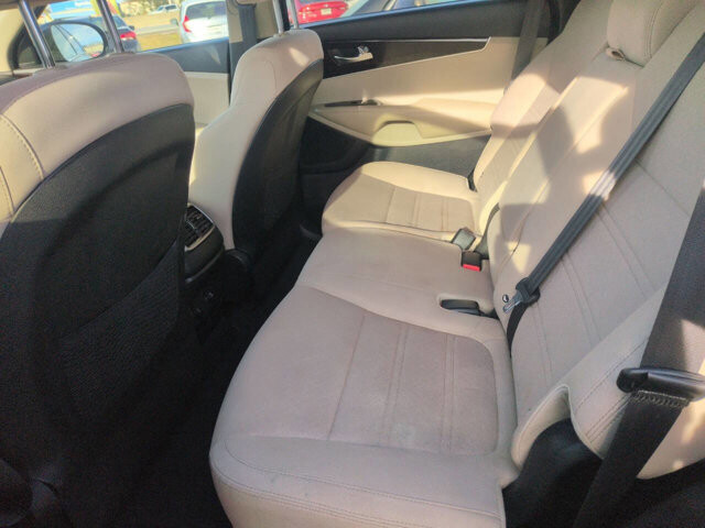 2020 Kia Sorento in North Little Rock, AR 72117-1620 - 18086695 5