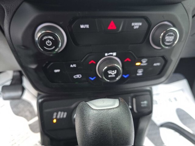 2020 Jeep Renegade in Knoxville, TN 37912 - 18086709 14