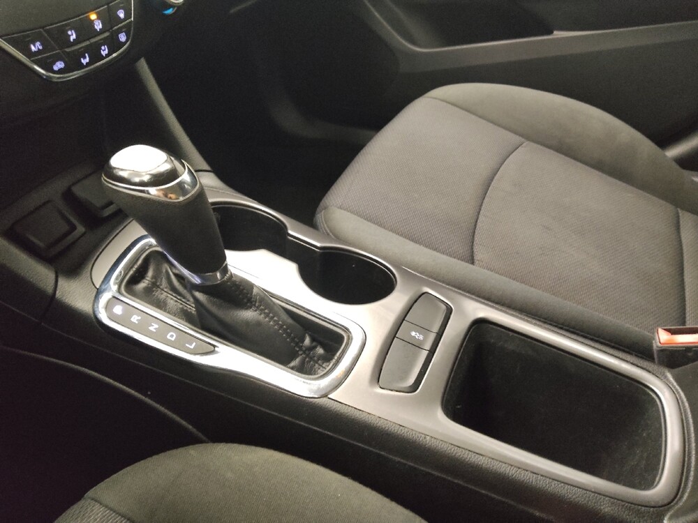 2017 Chevrolet Cruze in Peoria, IL 61615 - 18086712 26