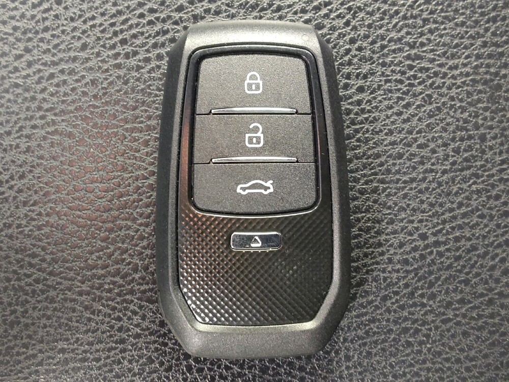 2018 Toyota RAV4 in Houston, TX 77074 - 18086713 32