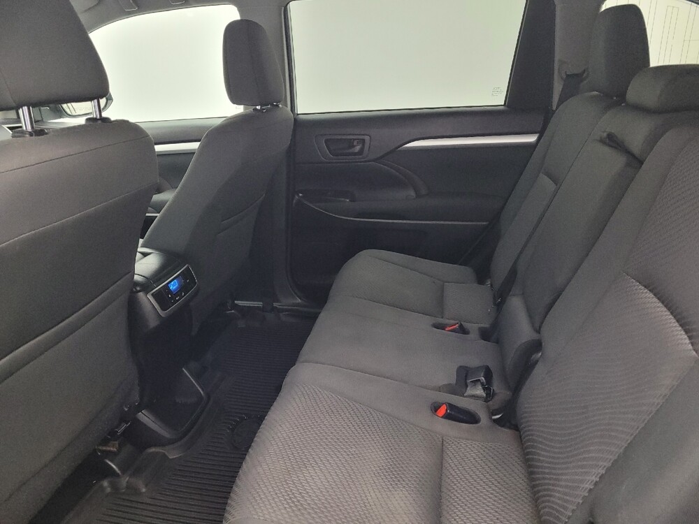 2018 Toyota Highlander in Gastonia, NC 28056 - 18086744 18