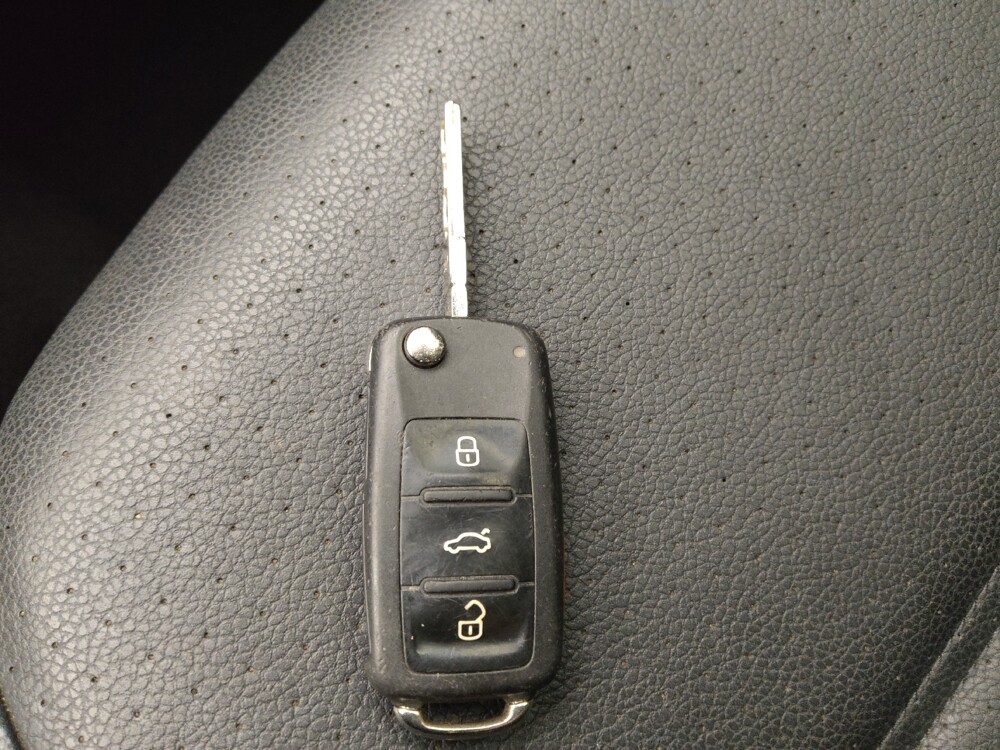 2017 Volkswagen Jetta in Lakewood, CO 80215 - 18086749 32