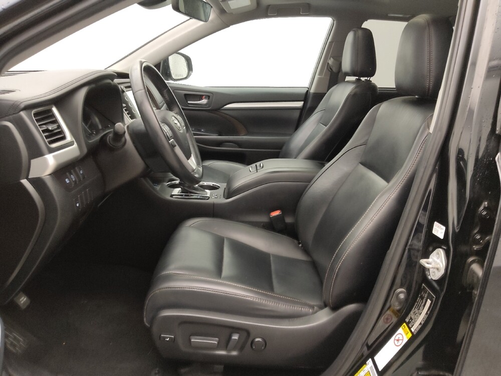 2019 Toyota Highlander in St. Louis, MO 63136 - 18086767 17