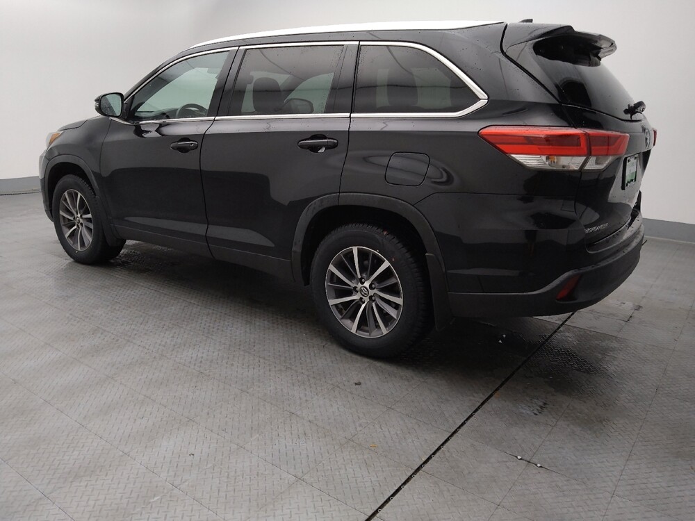 2019 Toyota Highlander in St. Louis, MO 63136 - 18086767 3