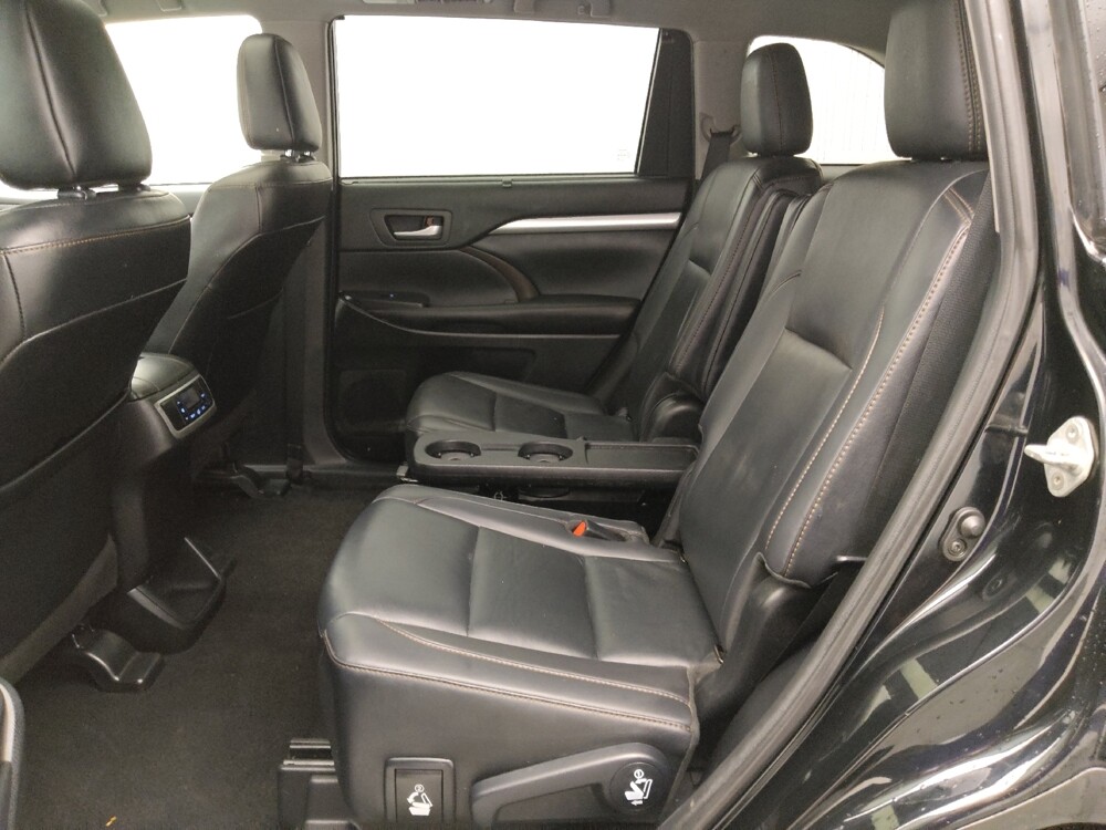 2019 Toyota Highlander in St. Louis, MO 63136 - 18086767 18
