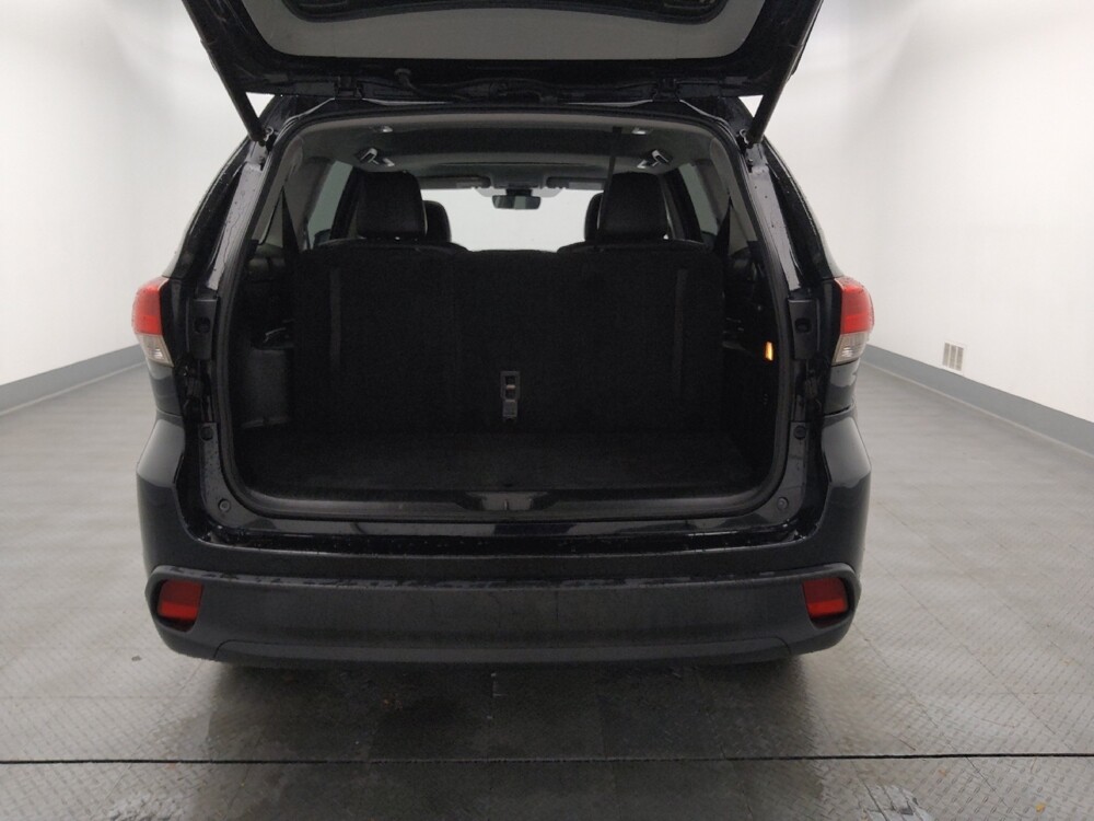 2019 Toyota Highlander in St. Louis, MO 63136 - 18086767 29