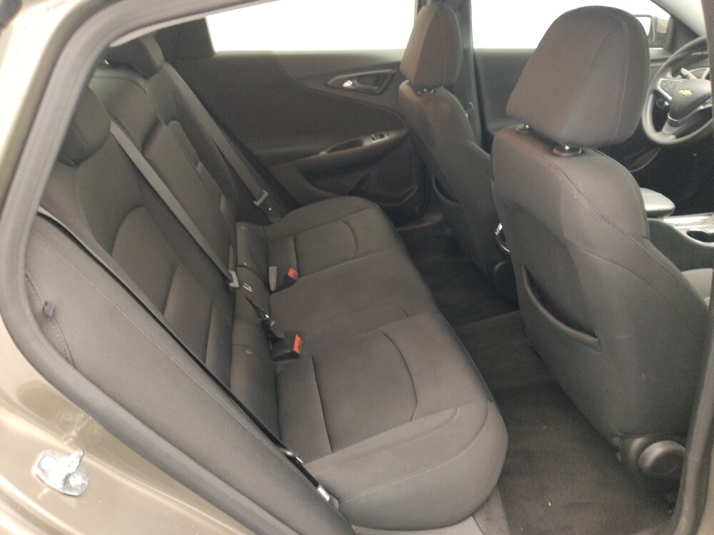 2020 Chevrolet Malibu in Independence, MO 64055 - 18086770 19