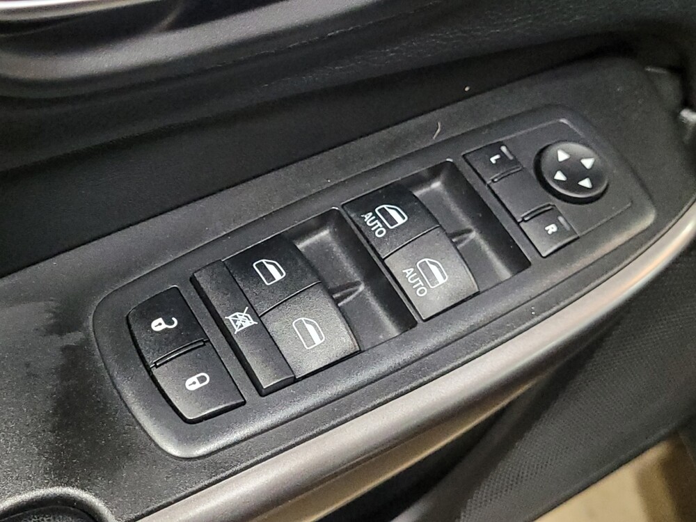 2019 Jeep Cherokee in Williamstown, NJ 8094 - 18086778 27