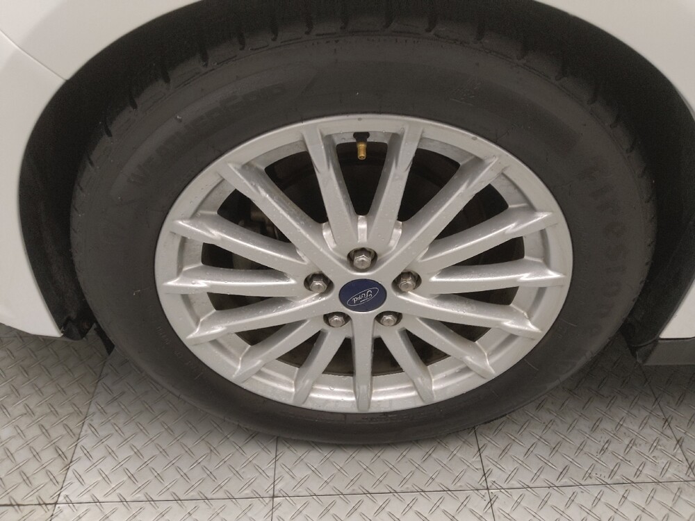 2016 Ford C-MAX in Peoria, IL 61615 - 18086794 31