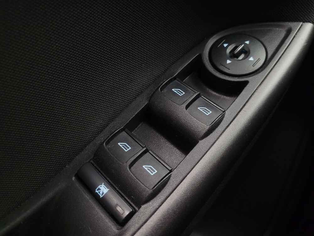 2017 Ford Focus in Highland, IN 46322 - 18086806 27