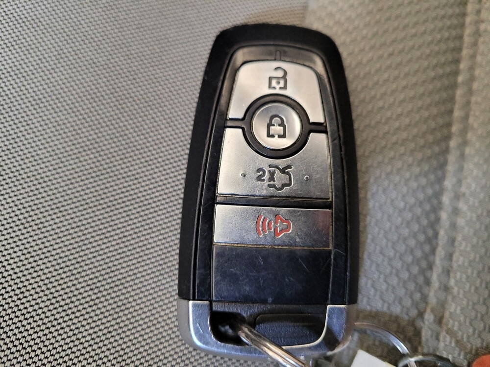 2018 Ford Fusion in Columbus, OH 43228 - 18086822 32