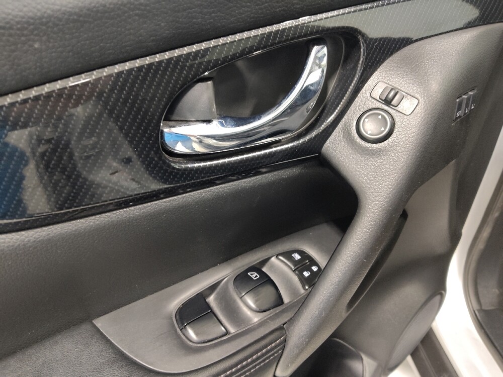 2018 Nissan Rogue in Columbus, OH 43231 - 18086824 27