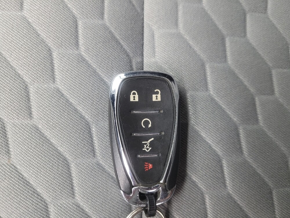 2020 Chevrolet Equinox in Mishawaka, IN 46545 - 18086831 32