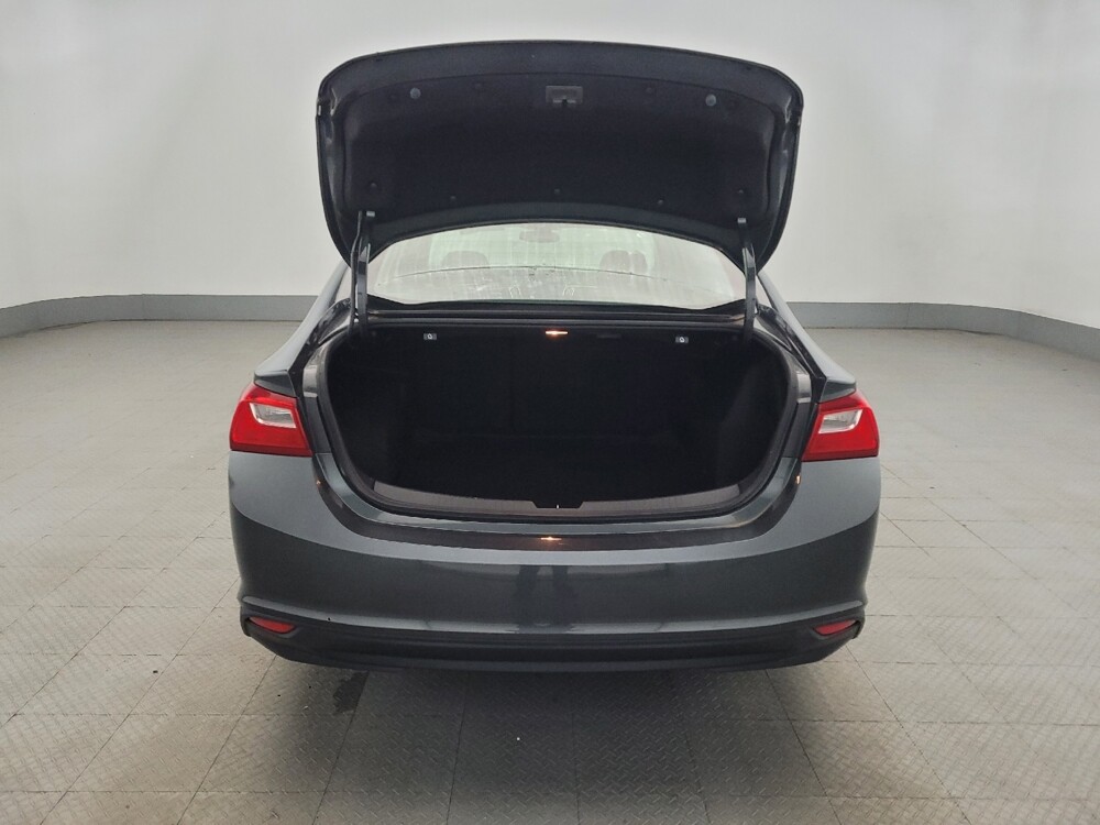 2017 Chevrolet Malibu in Glen Burnie, MD 21061 - 18086835 29