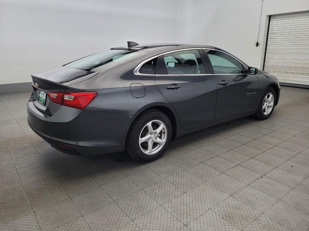 2017 Chevrolet Malibu in Glen Burnie, MD 21061 - 18086835 10