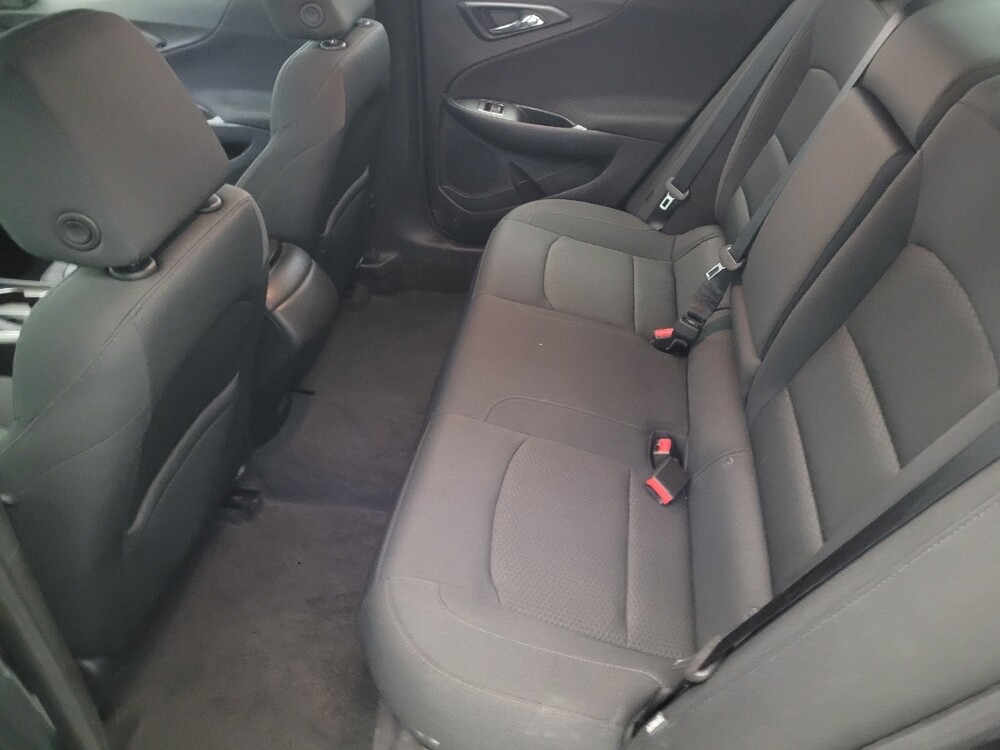 2017 Chevrolet Malibu in Glen Burnie, MD 21061 - 18086835 18