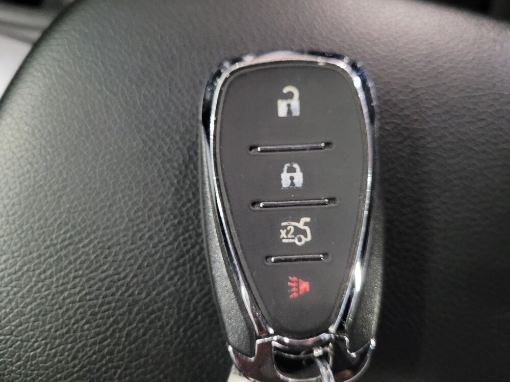 2017 Chevrolet Malibu in Glen Burnie, MD 21061 - 18086835 32