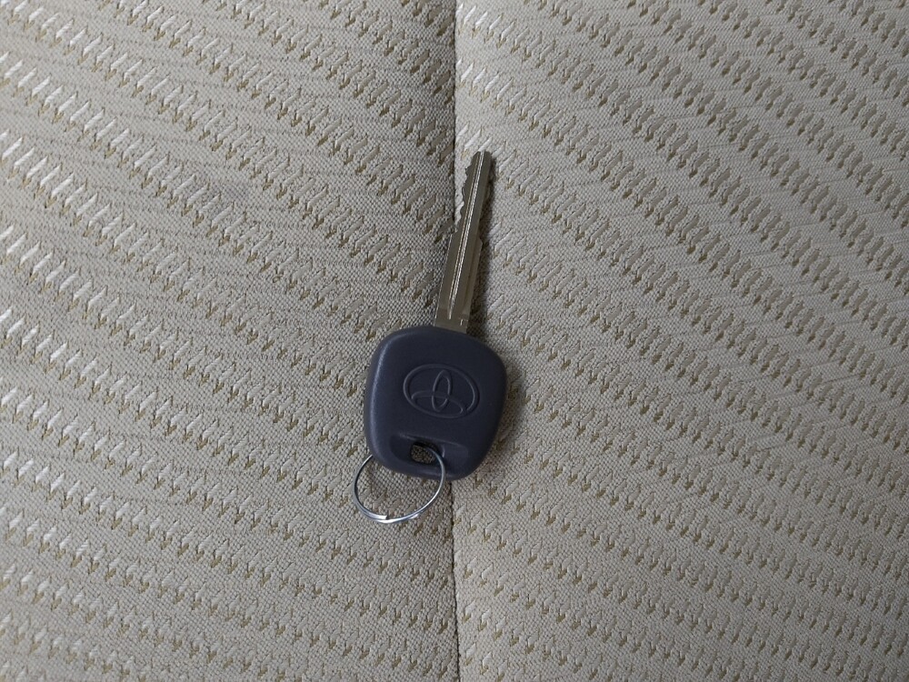 2017 Toyota Camry in Independence, MO 64055 - 18086841 32