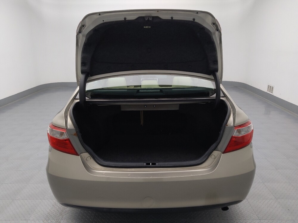 2017 Toyota Camry in Independence, MO 64055 - 18086841 29