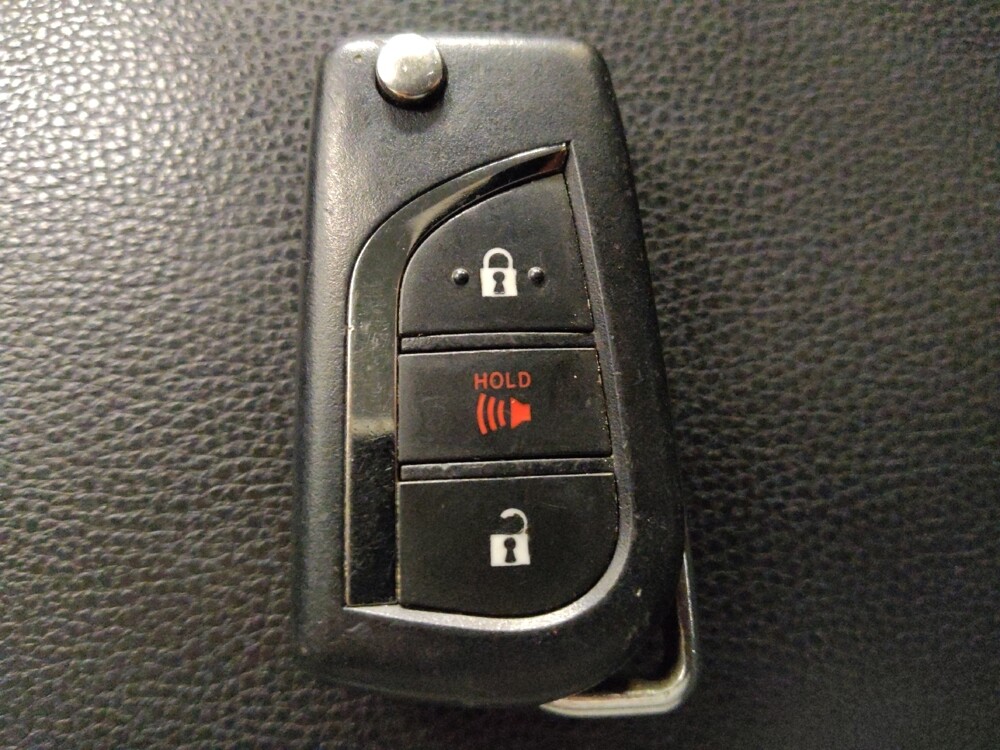 2019 Toyota RAV4 in Houston, TX 77074 - 18086847 32