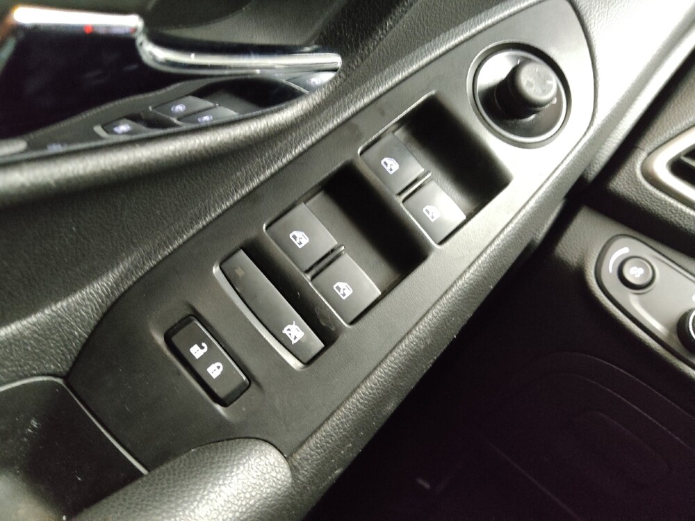 2022 Chevrolet Trax in Grand Rapids, MI 49508 - 18086867 27