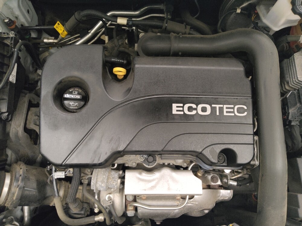 2018 Chevrolet Equinox in Grand Rapids, MI 49508 - 18086868 30