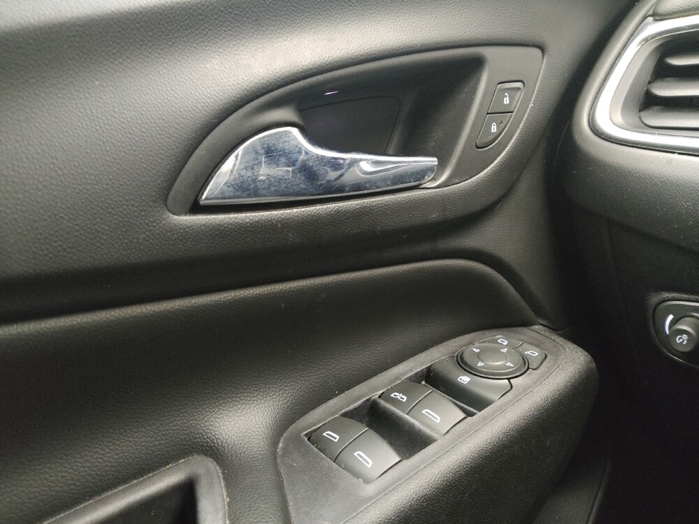 2018 Chevrolet Equinox in Grand Rapids, MI 49508 - 18086868 27