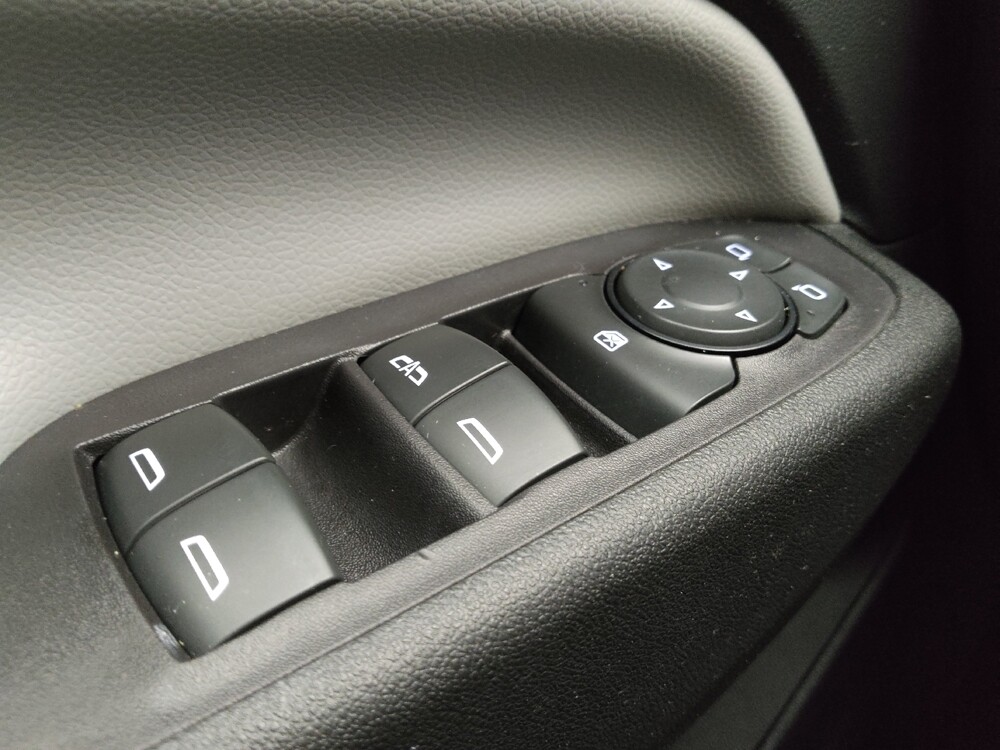 2020 Chevrolet Equinox in Grand Rapids, MI 49508 - 18086871 27