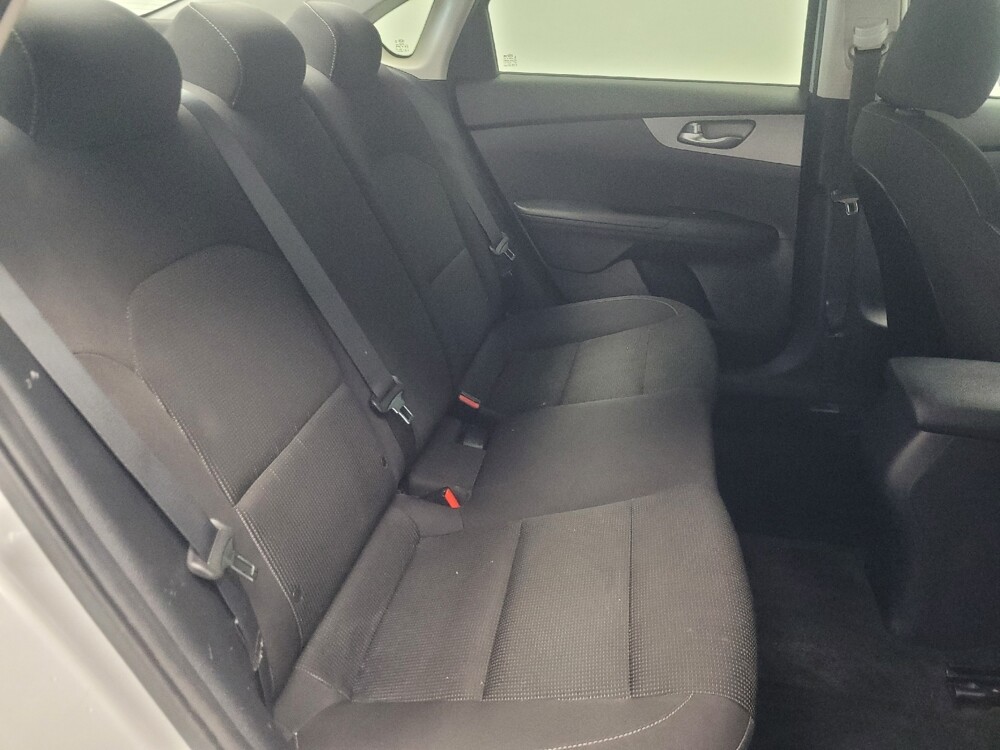 2019 Kia Forte in Highland, IN 46322 - 18086872 19