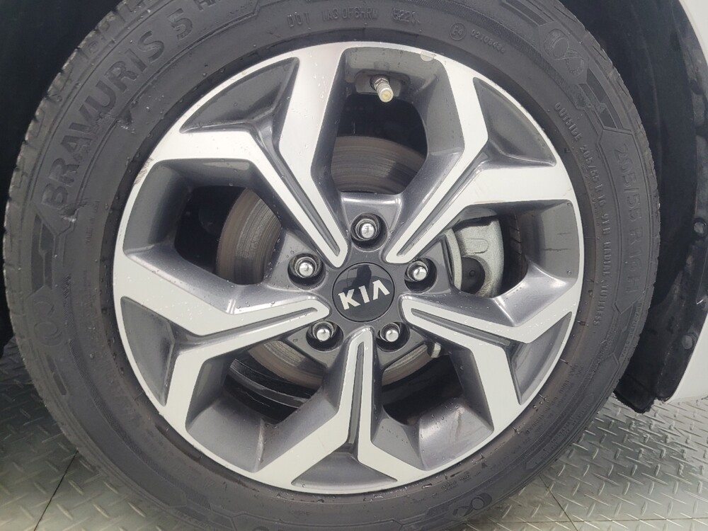 2019 Kia Forte in Highland, IN 46322 - 18086872 31