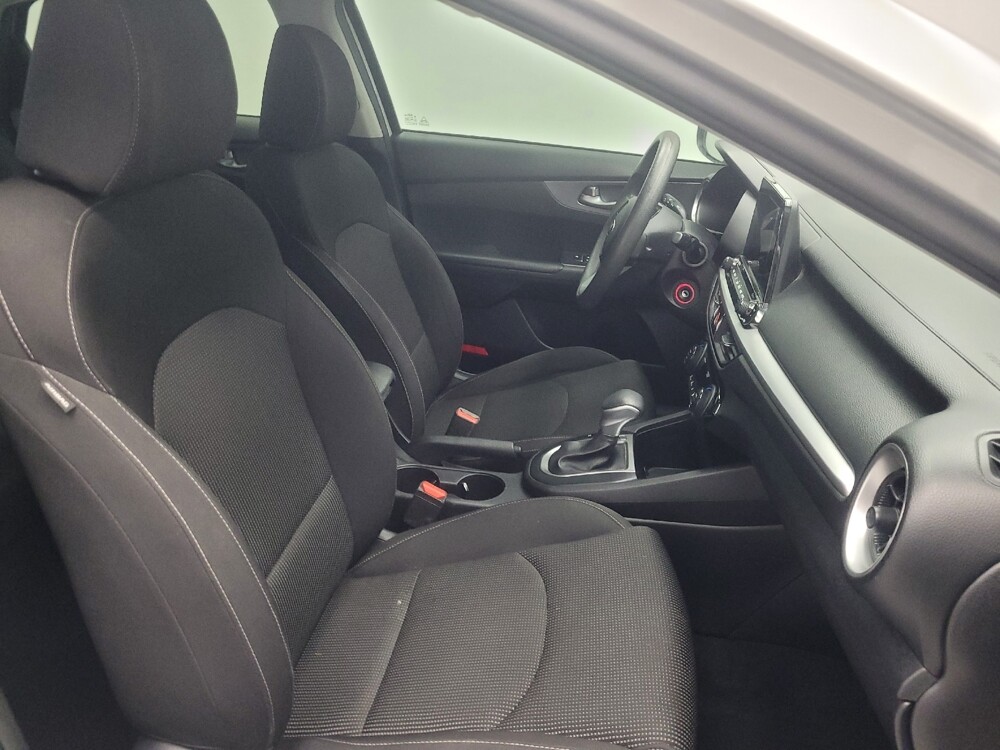 2019 Kia Forte in Highland, IN 46322 - 18086872 21