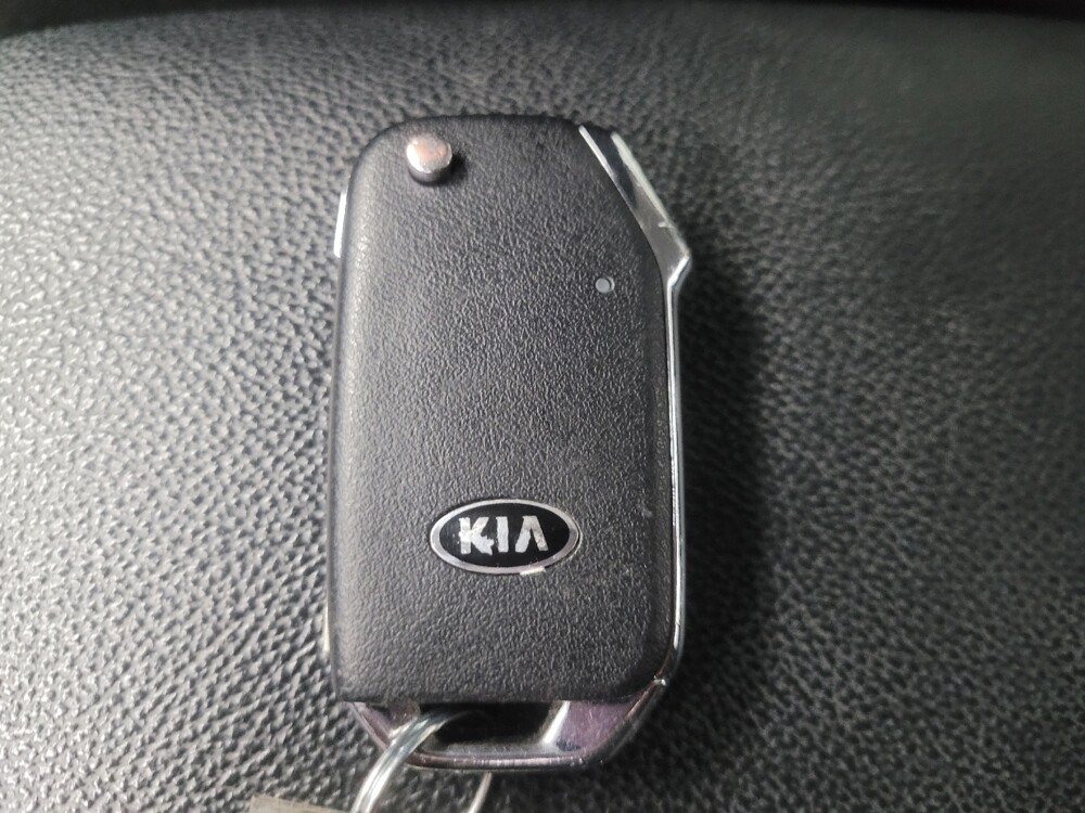 2019 Kia Forte in Highland, IN 46322 - 18086872 32