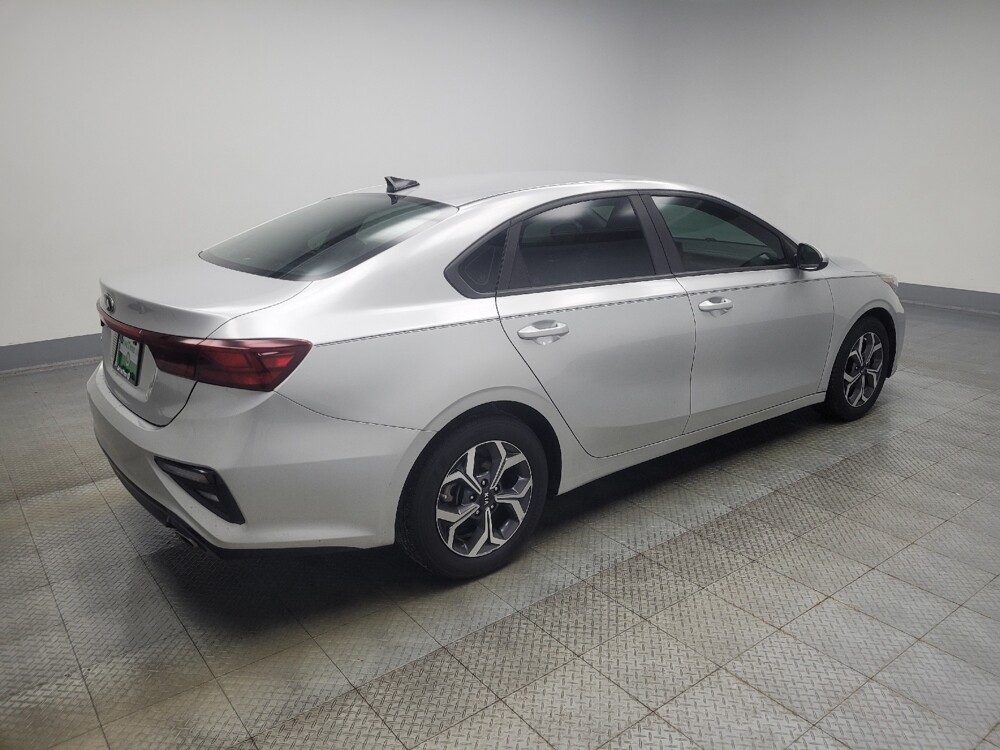 2019 Kia Forte in Highland, IN 46322 - 18086872 10