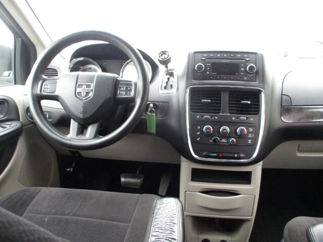 2011 Dodge Grand Caravan in Oak Grove, MO 64075 - 18086891 8