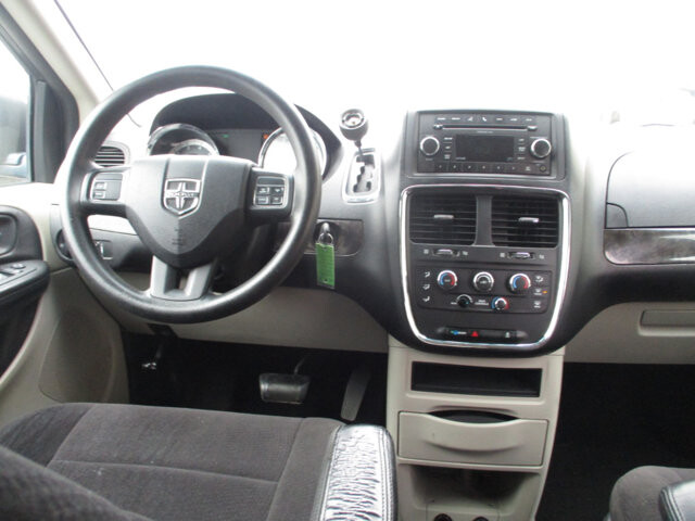 2011 Dodge Grand Caravan in Oak Grove, MO 64075 - 18086891 8