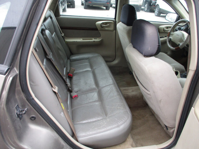 2003 Chevrolet Impala in Oak Grove, MO 64075 - 18086892 11