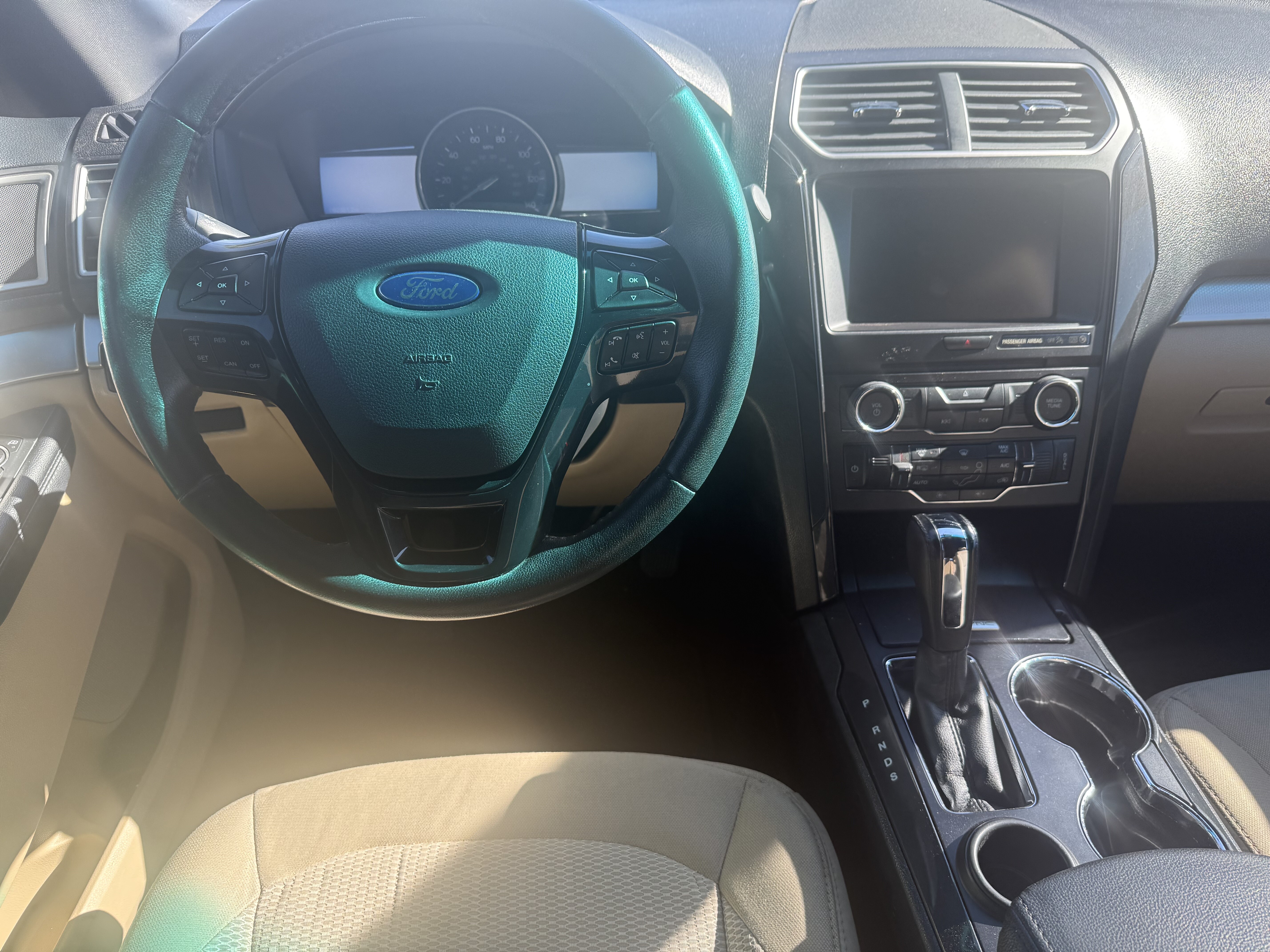 2016 Ford Explorer in Phoenix, AZ 85022 - 18086910 7